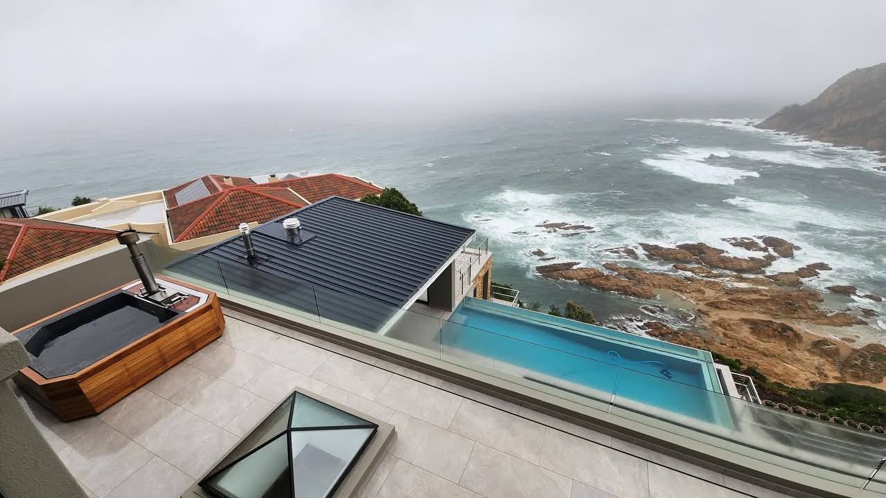 Luxury rooftop pool overlooking the Plettenberg Bay coastline
